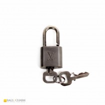 louis-vuitton-titanium-lock-LVL1035-1